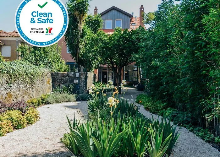 Queen\'S Garden Hostel
